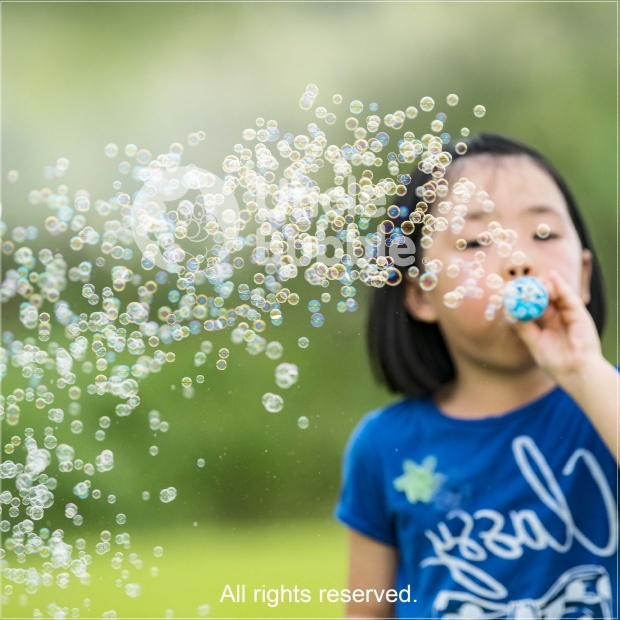 VIDEO-UNCLE BUBBLE FUN CONFETTI BUBBLER